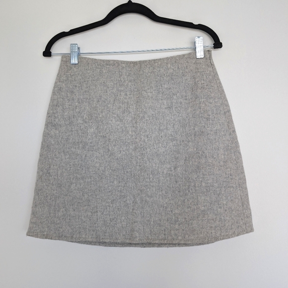 Club Monaco Dresses & Skirts - Club Monaco Wool Blend Zip Up Mini Skirt Warm Gray Size 4